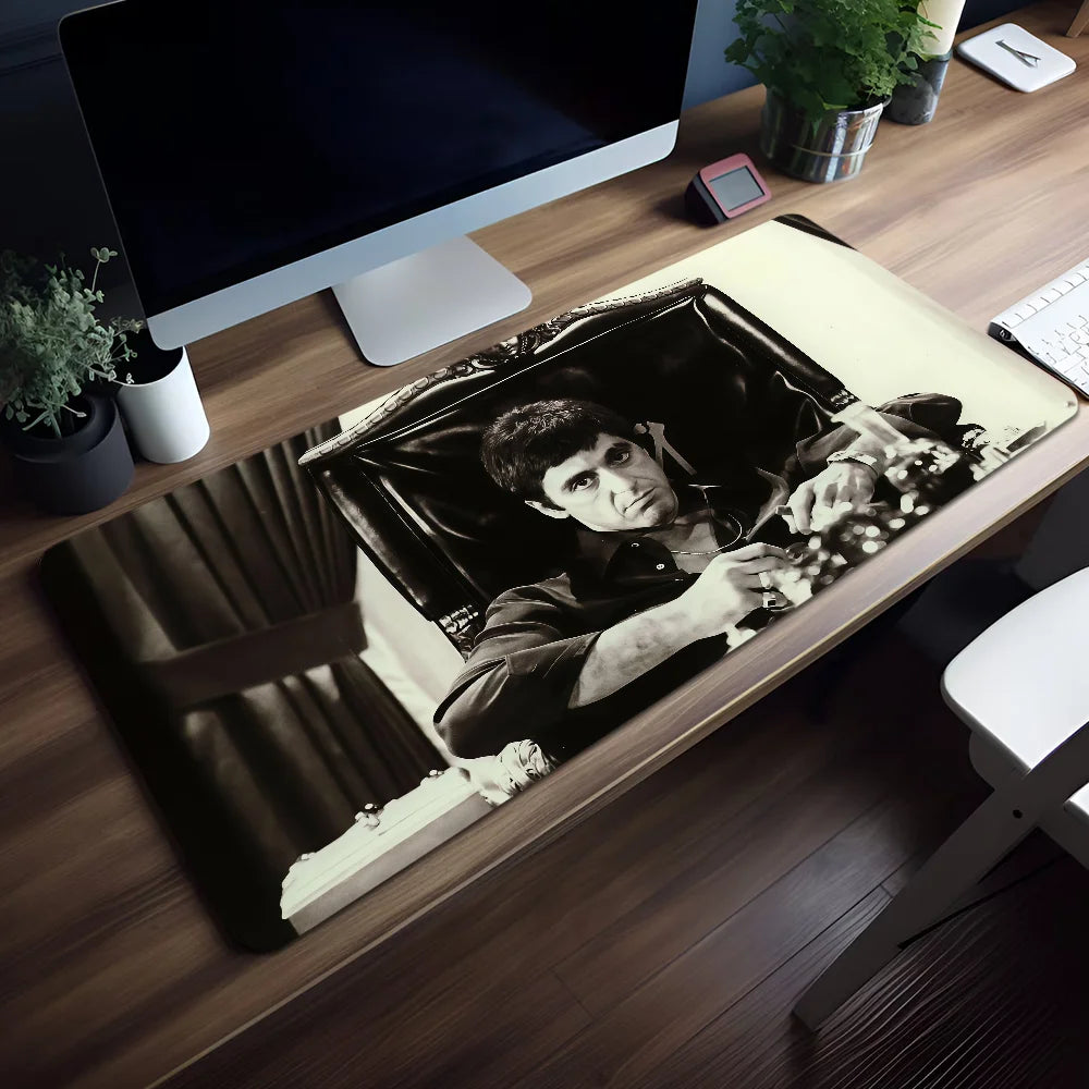 NOVILO® Scarface Gaming Mousepad XXL – Rutschfeste Schreibtischunterlage | 2 mm | Verschiedene Designs & Größen